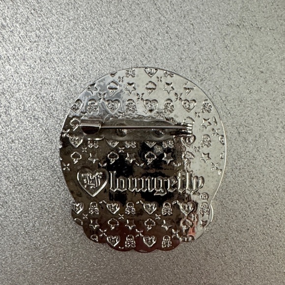 Loungefly Silver Skull Pin - Picture 2 of 8